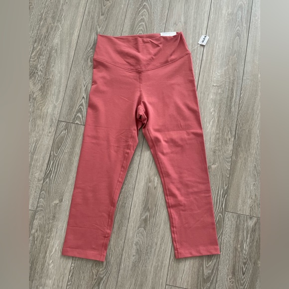 NWT Old Navy Cropped Leggings - Picture 1 of 4